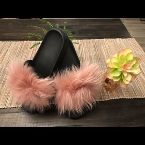 Foax Fox fur sandals. Fits US Size 11/12